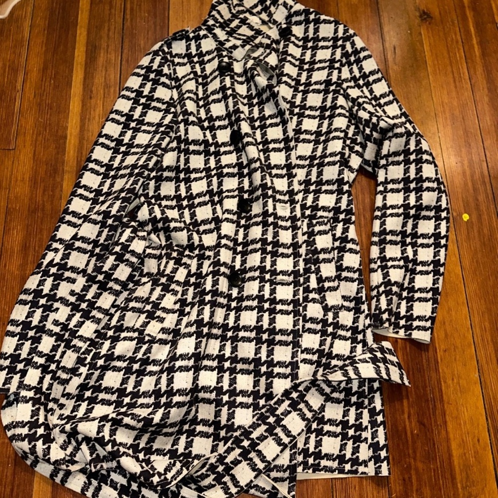 Black and White Houndstooth Coat